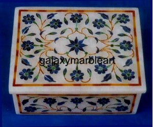 Marble inlay box with fine quality work in Lapislazuli stone RE34111